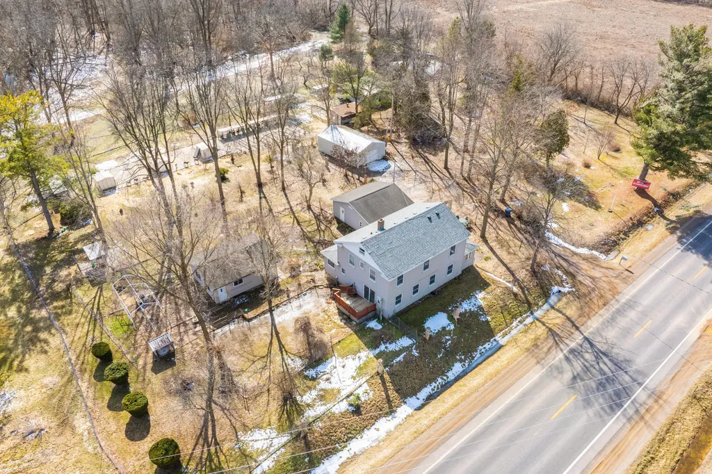 35553 M 43 Waverly Township MI 49079