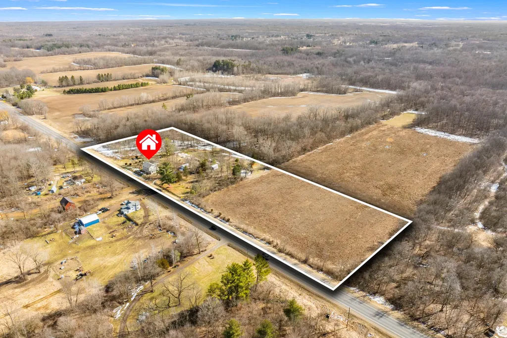 35553 M 43 Waverly Township MI 49079