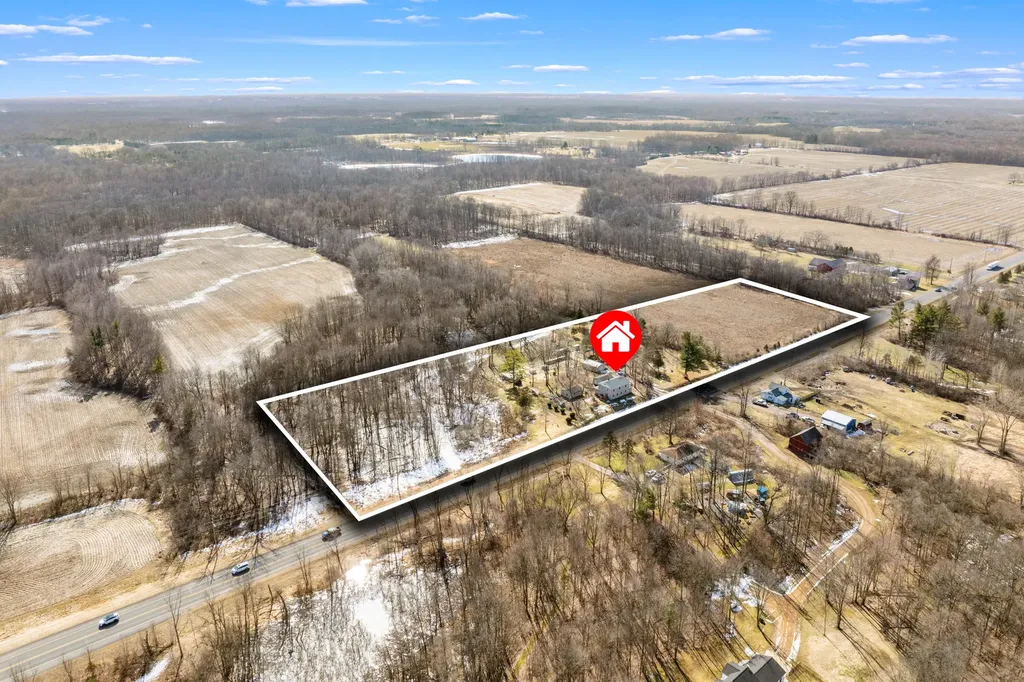 35553 M 43 Waverly Township MI 49079