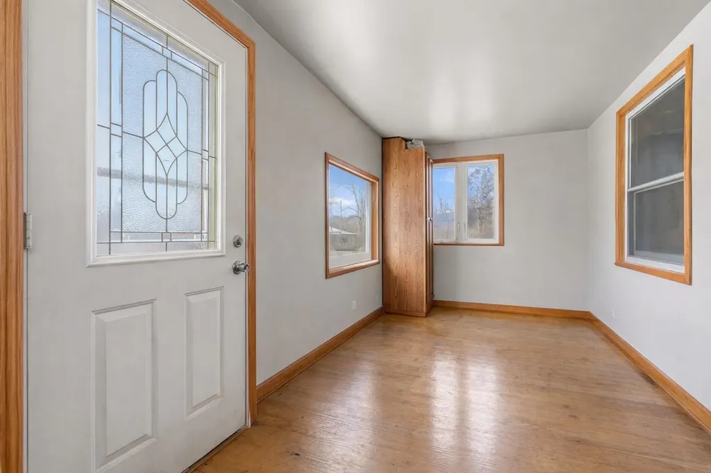 35553 M 43 Waverly Township MI 49079