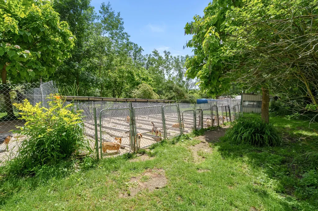 35553 M 43 Waverly Township MI 49079