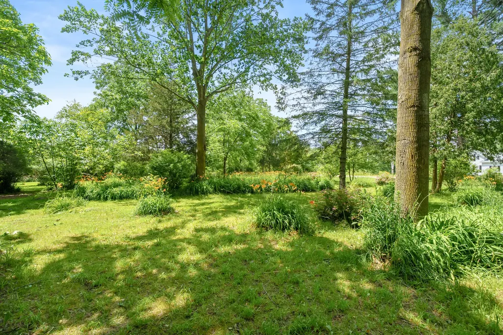 35553 M 43 Waverly Township MI 49079