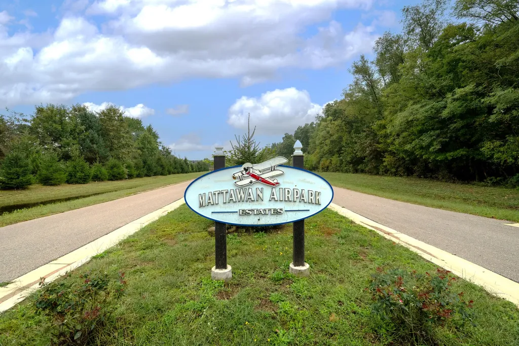 61121 Airpark Lane Antwerp Township MI 49071