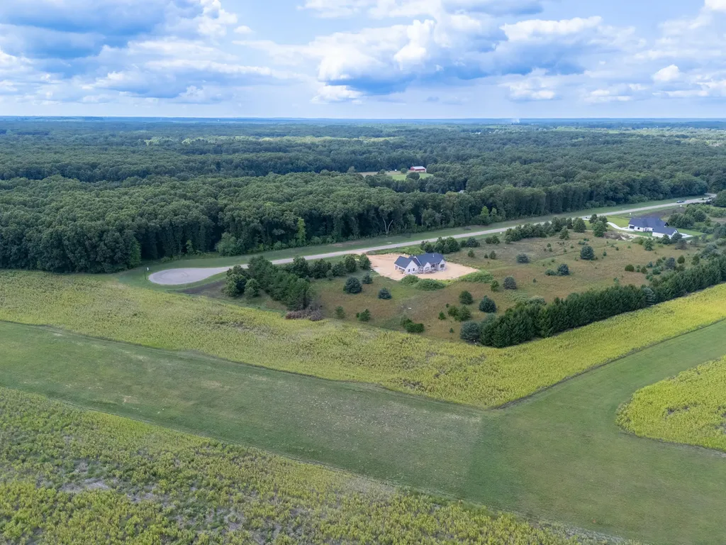 61121 Airpark Lane Antwerp Township MI 49071
