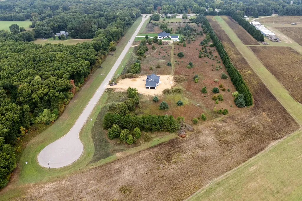 61121 Airpark Lane Antwerp Township MI 49071