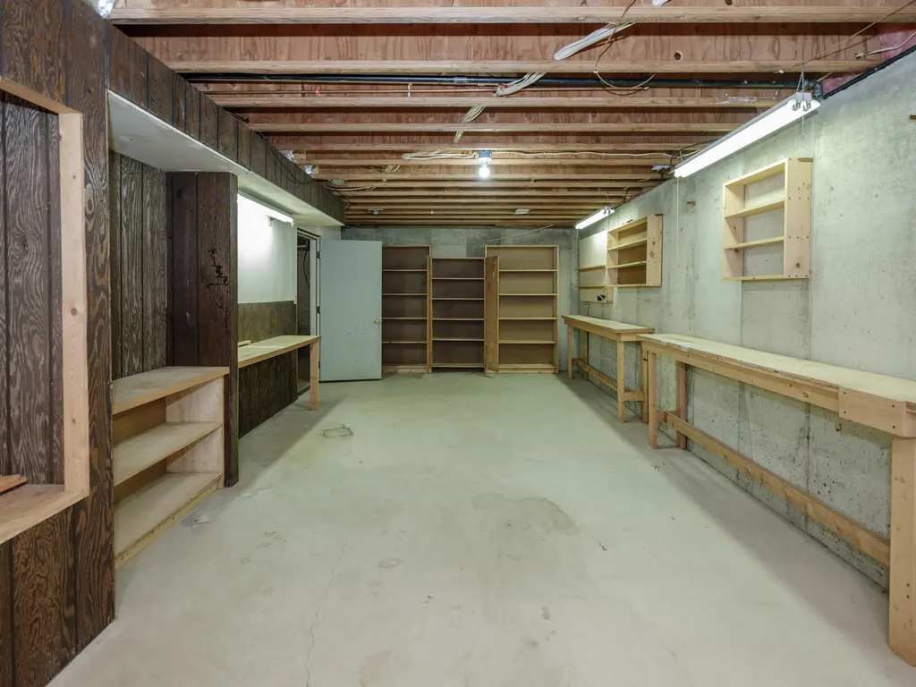 28459 Kelly Road Burr Oak Township MI 49091