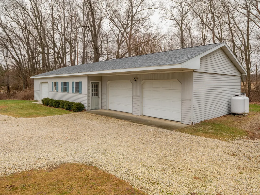 28459 Kelly Road Burr Oak Township MI 49091