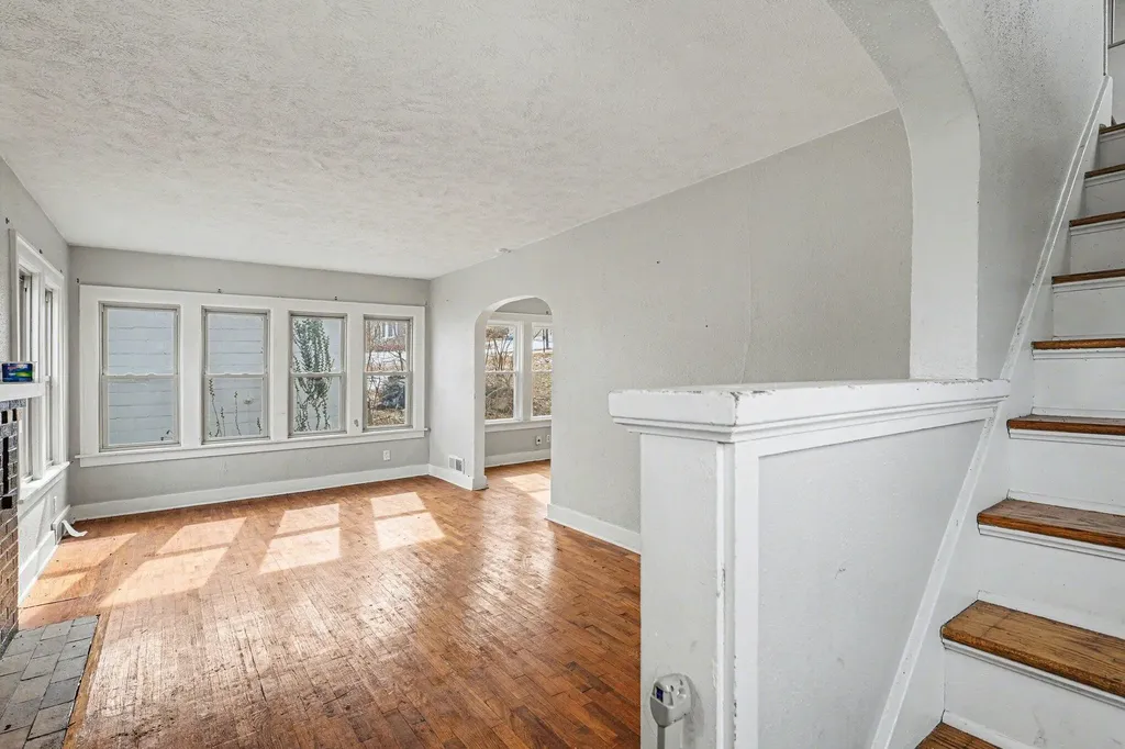 2326 S Burdick Street Kalamazoo City MI 49001