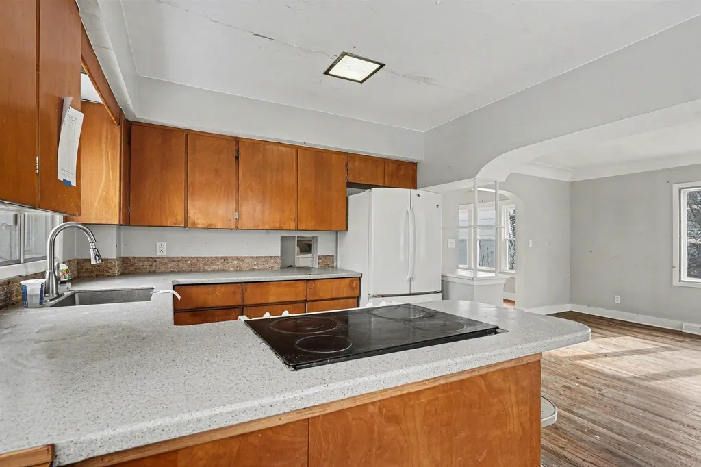 2326 S Burdick Street Kalamazoo City MI 49001