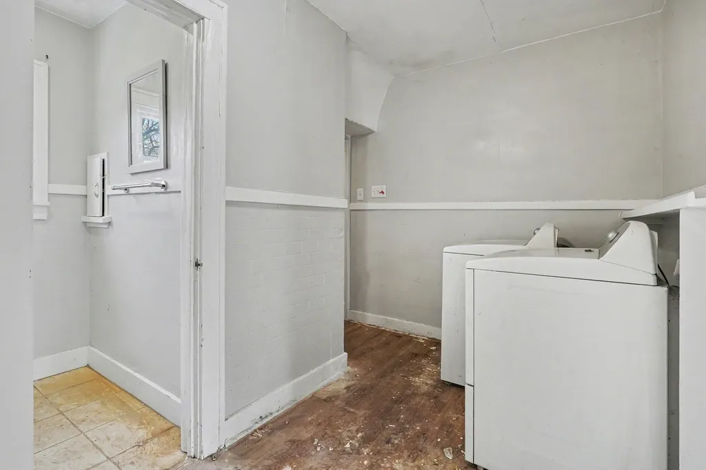 2326 S Burdick Street Kalamazoo City MI 49001
