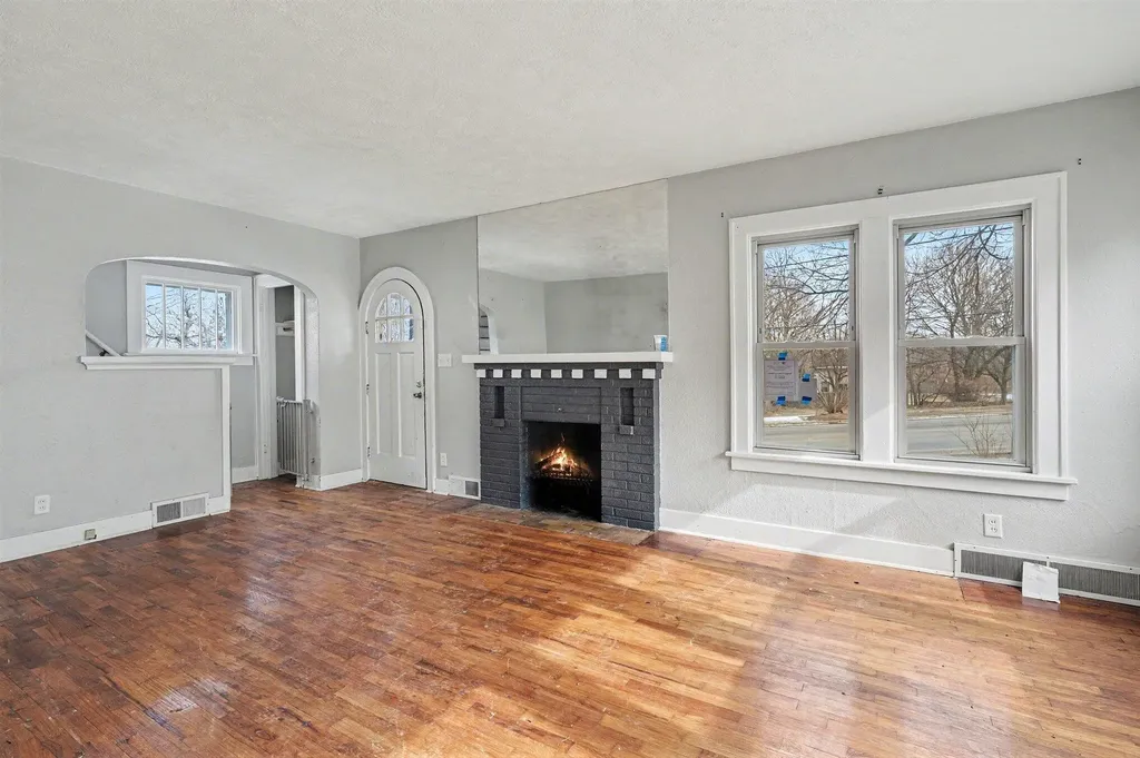 2326 S Burdick Street Kalamazoo City MI 49001