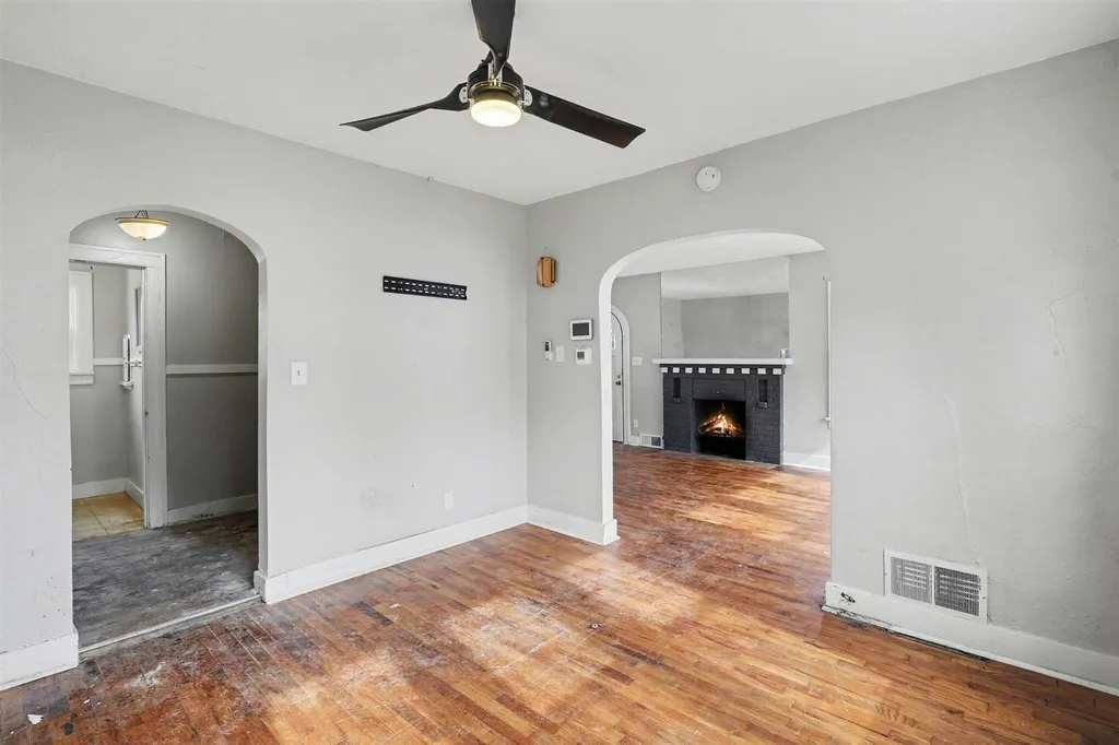 2326 S Burdick Street Kalamazoo City MI 49001