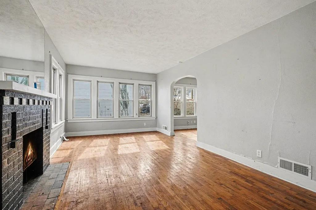 2326 S Burdick Street Kalamazoo City MI 49001