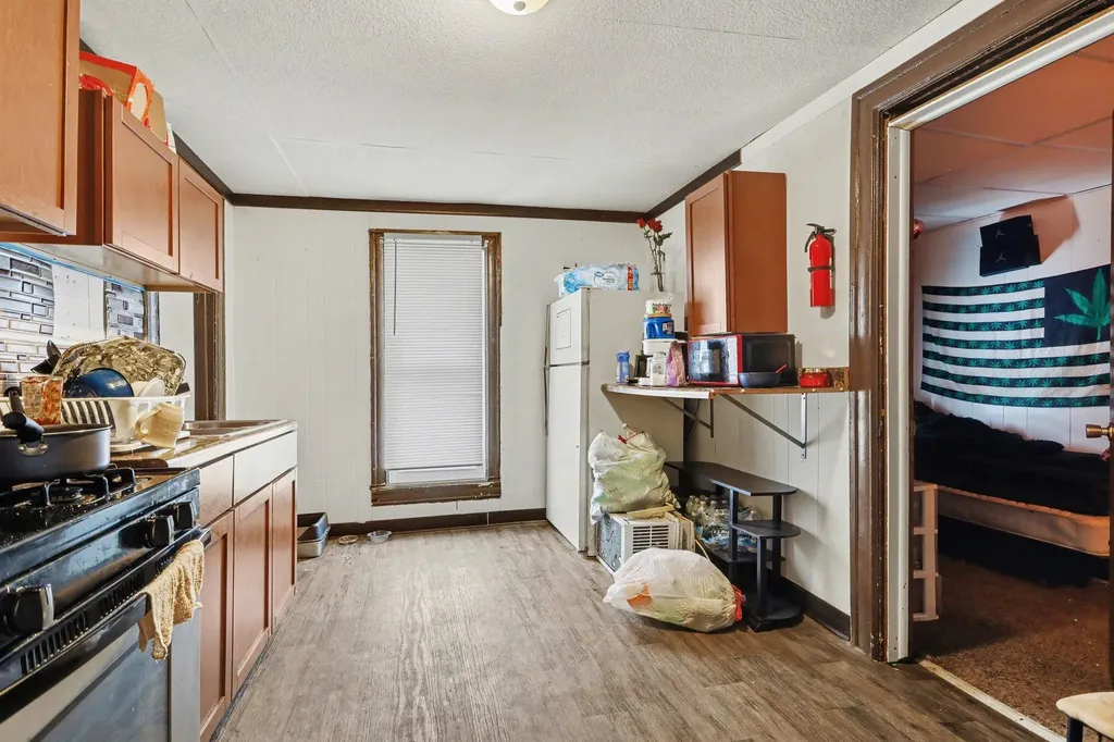 17 Tennyson Avenue Battle Creek City MI 49015