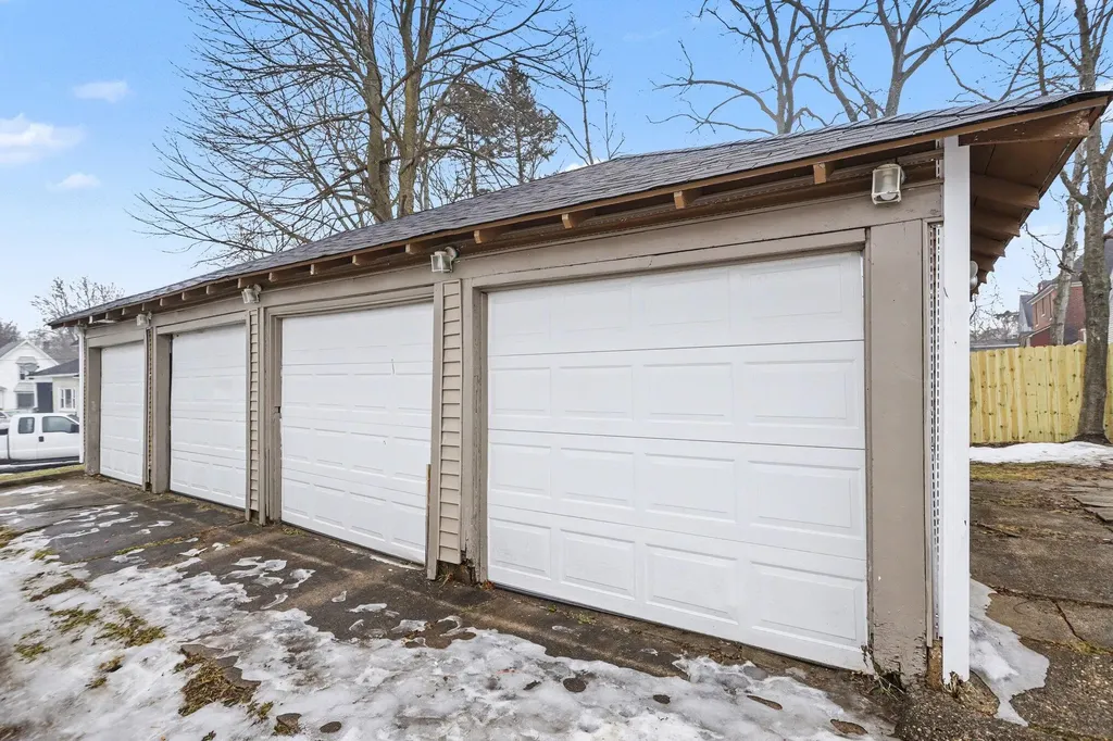 17 Tennyson Avenue Battle Creek City MI 49015