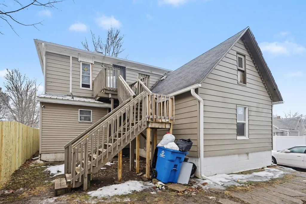 17 Tennyson Avenue Battle Creek City MI 49015