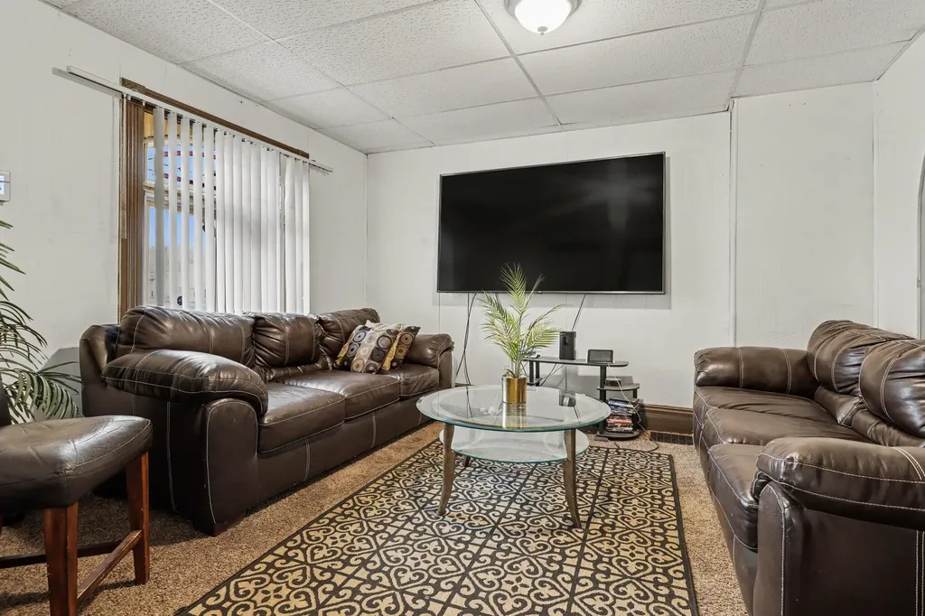 17 Tennyson Avenue Battle Creek City MI 49015