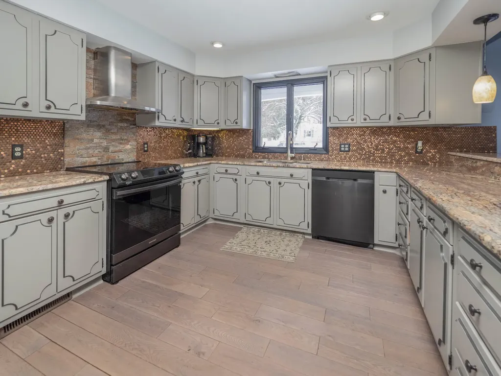 2134 Sycamore Lane Kalamazoo City MI 49008