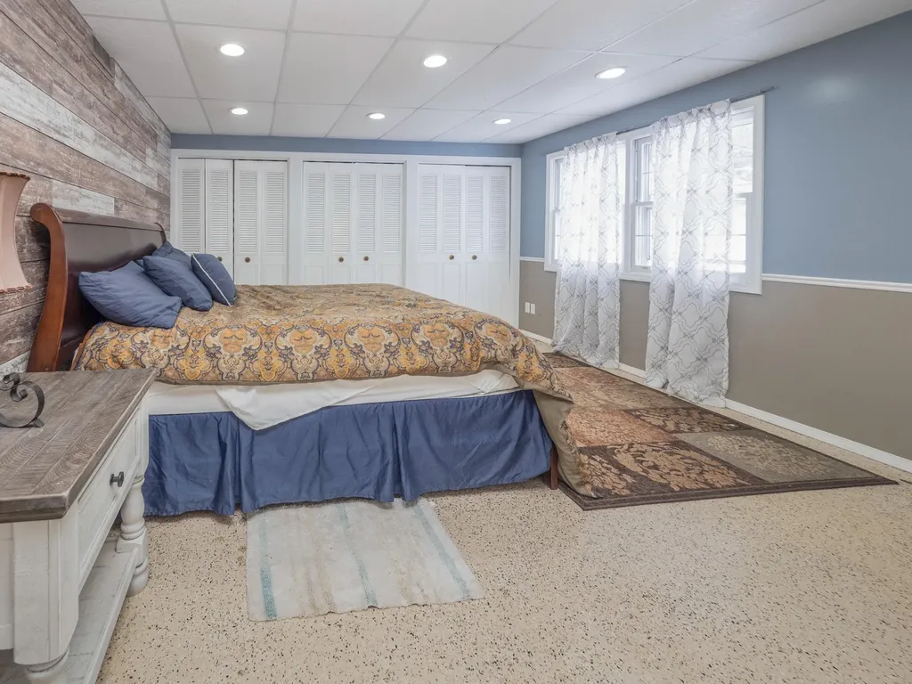 2134 Sycamore Lane Kalamazoo City MI 49008