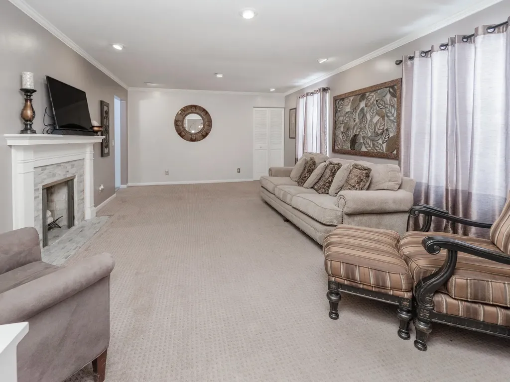 2134 Sycamore Lane Kalamazoo City MI 49008