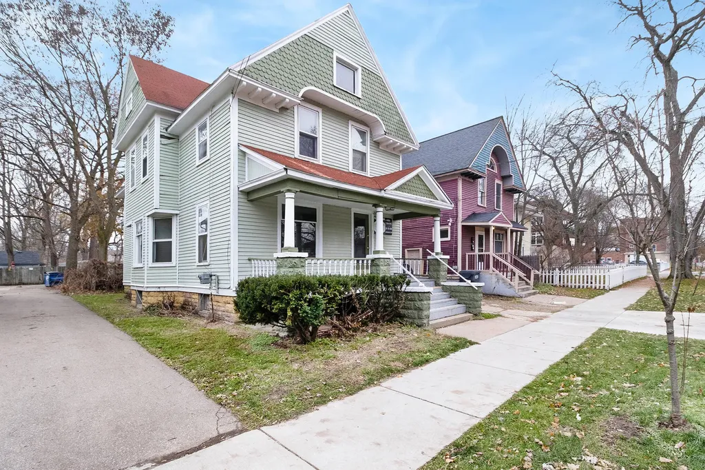 712 W Vine Street Kalamazoo City MI 49008