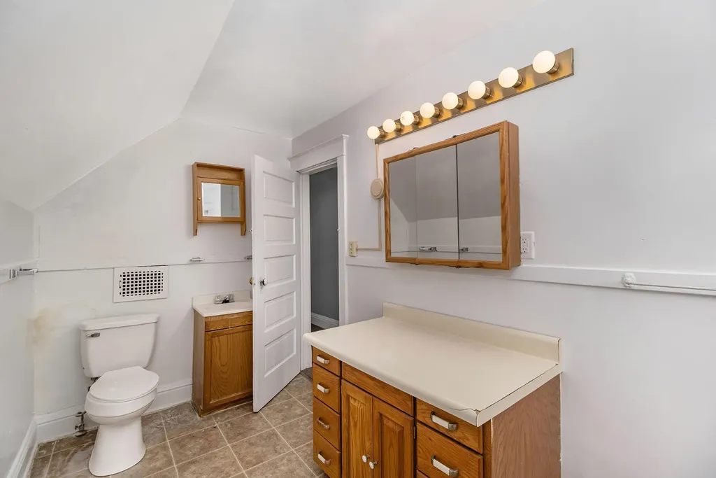 712 W Vine Street Kalamazoo City MI 49008
