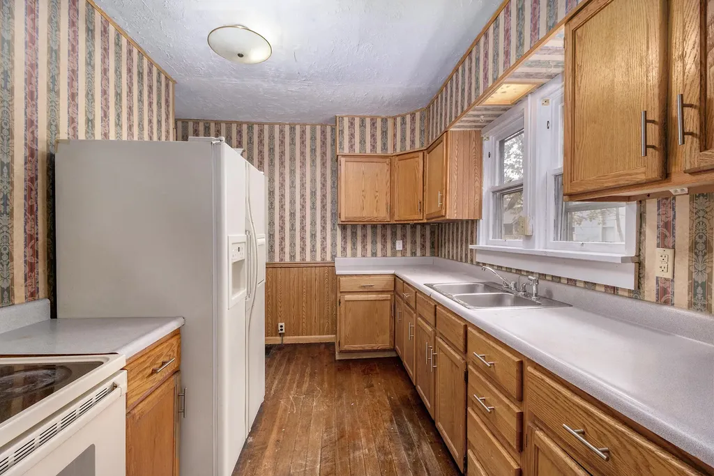 712 W Vine Street Kalamazoo City MI 49008