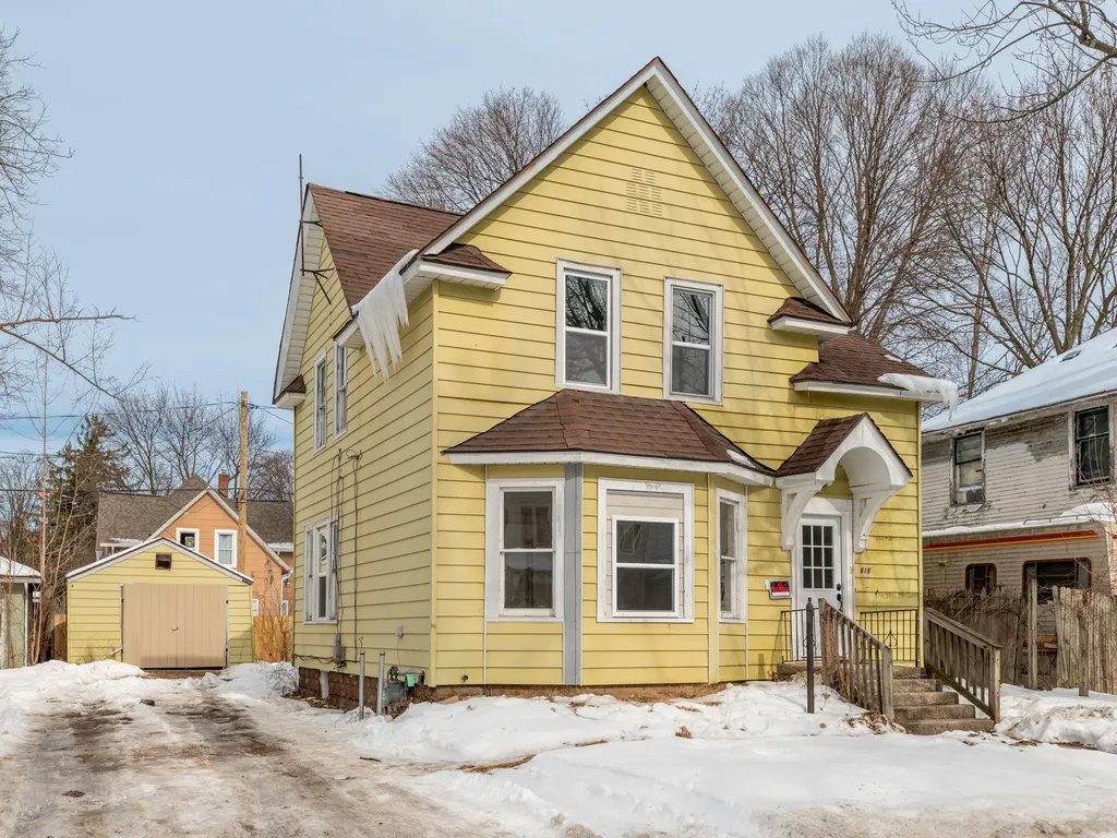 915 Hays Park Avenue Kalamazoo City MI 49001