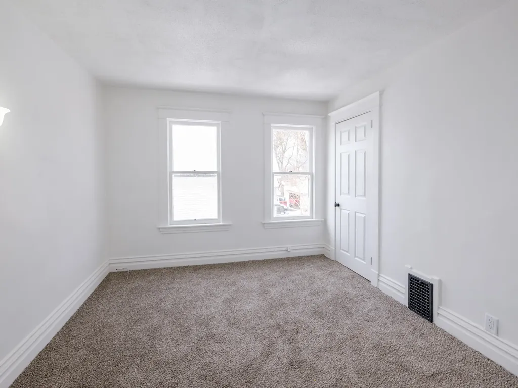 915 Hays Park Avenue Kalamazoo City MI 49001