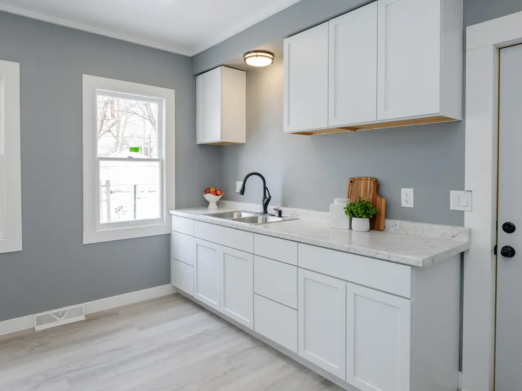 915 Hays Park Avenue Kalamazoo City MI 49001