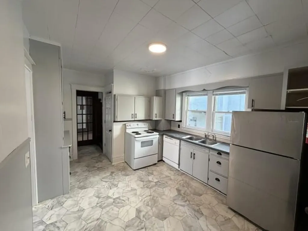 430 W Dutton Street Kalamazoo City MI 49007