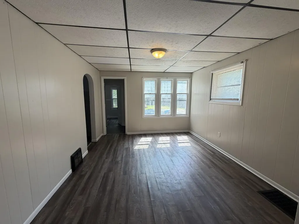 613 Pearl Street Kalamazoo City MI 49007