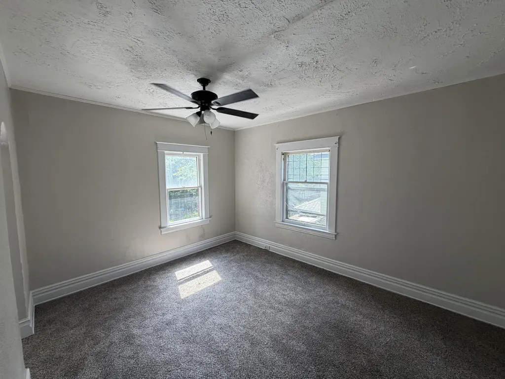 613 Pearl Street Kalamazoo City MI 49007