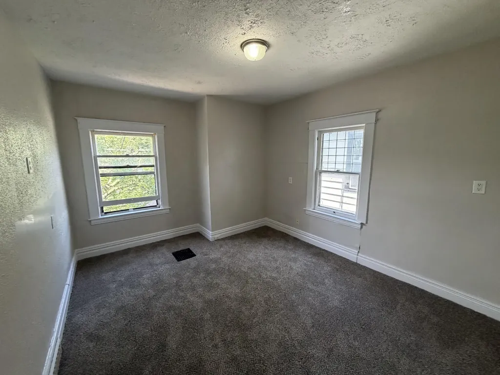 613 Pearl Street Kalamazoo City MI 49007