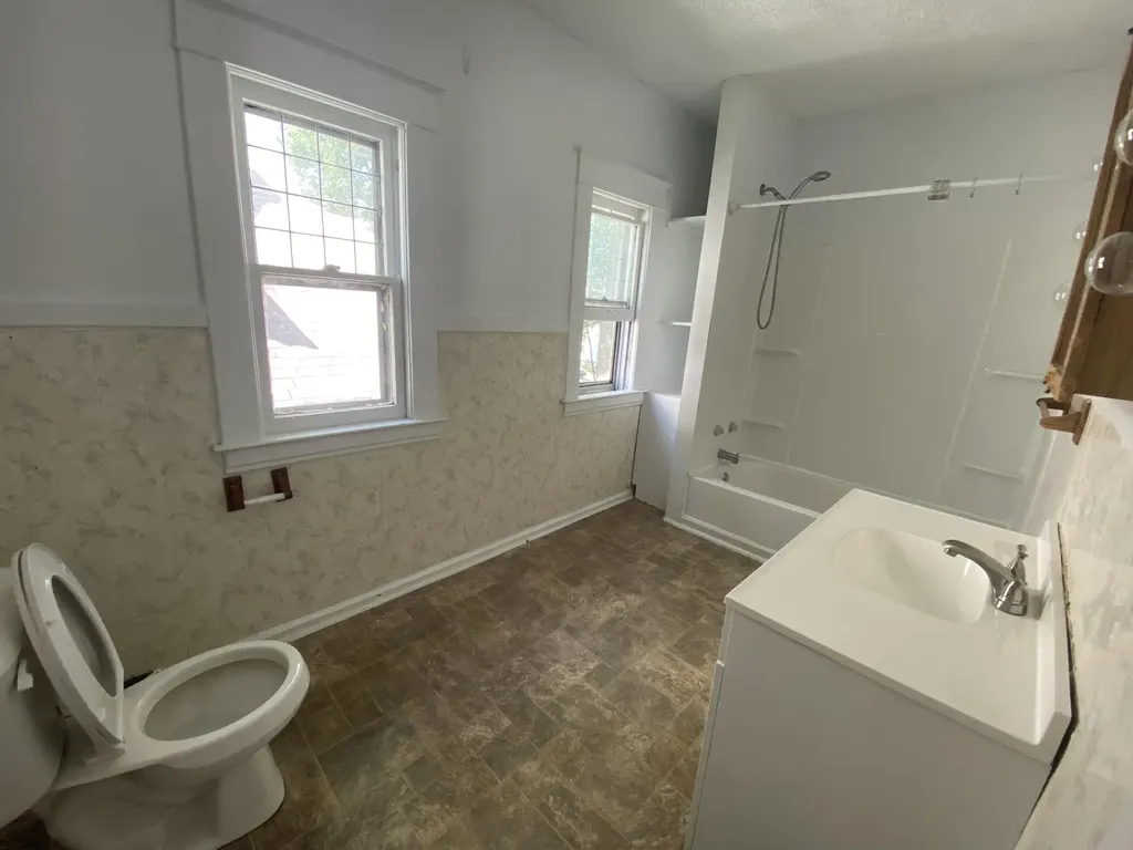 613 Pearl Street Kalamazoo City MI 49007