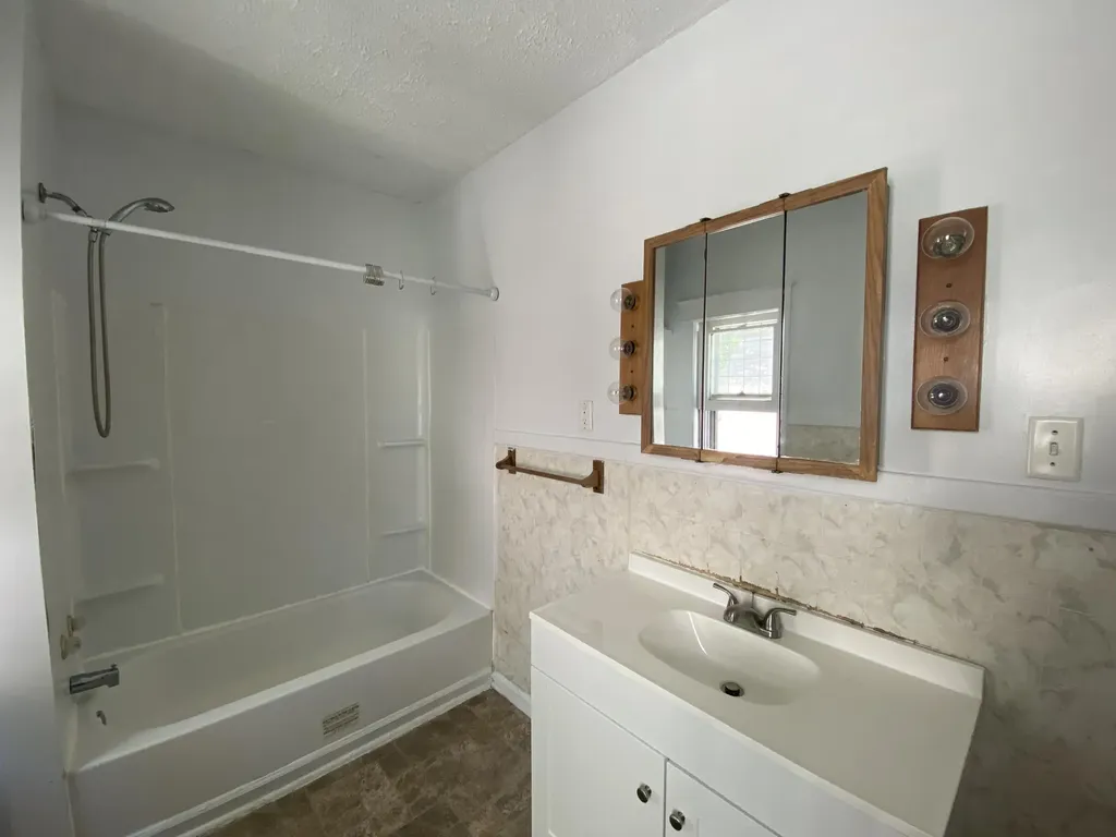 613 Pearl Street Kalamazoo City MI 49007