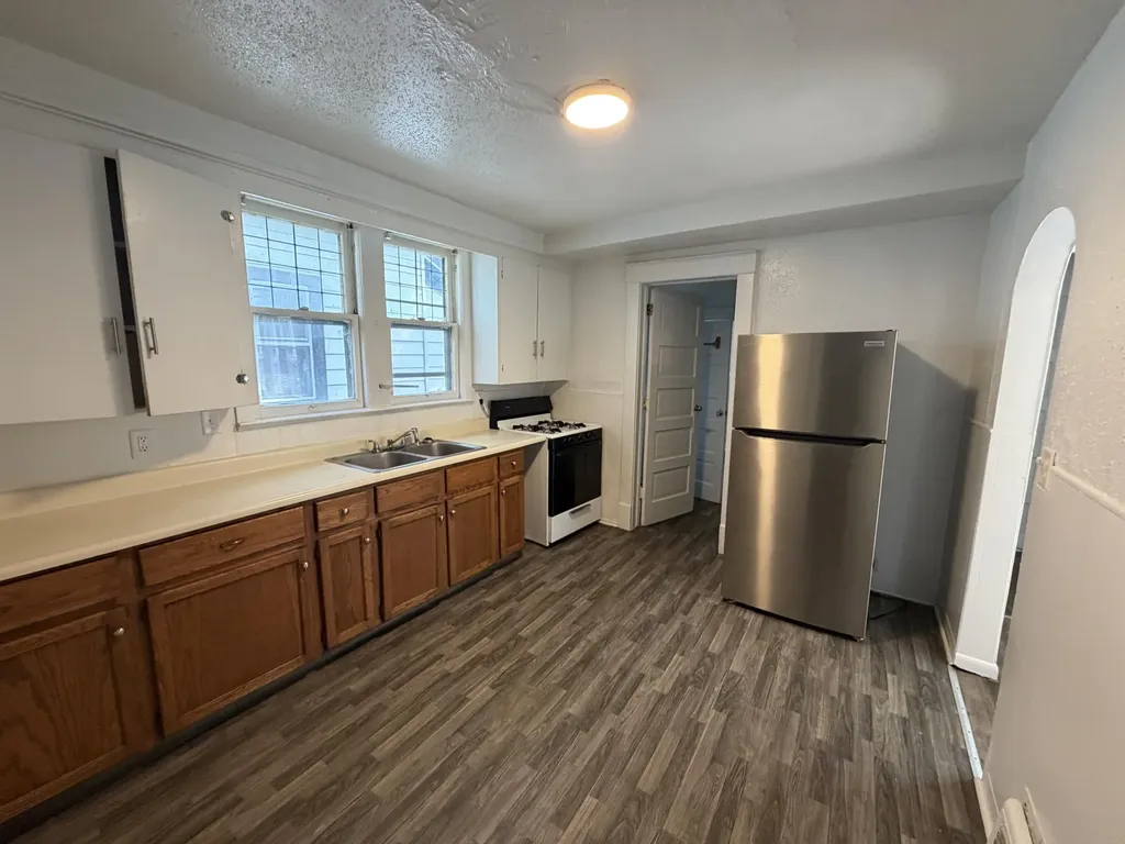 613 Pearl Street Kalamazoo City MI 49007