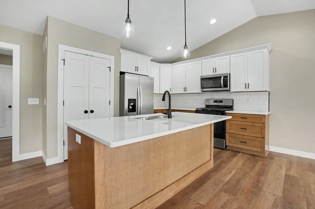 7827 Hatton Circle Richland Village MI 49083