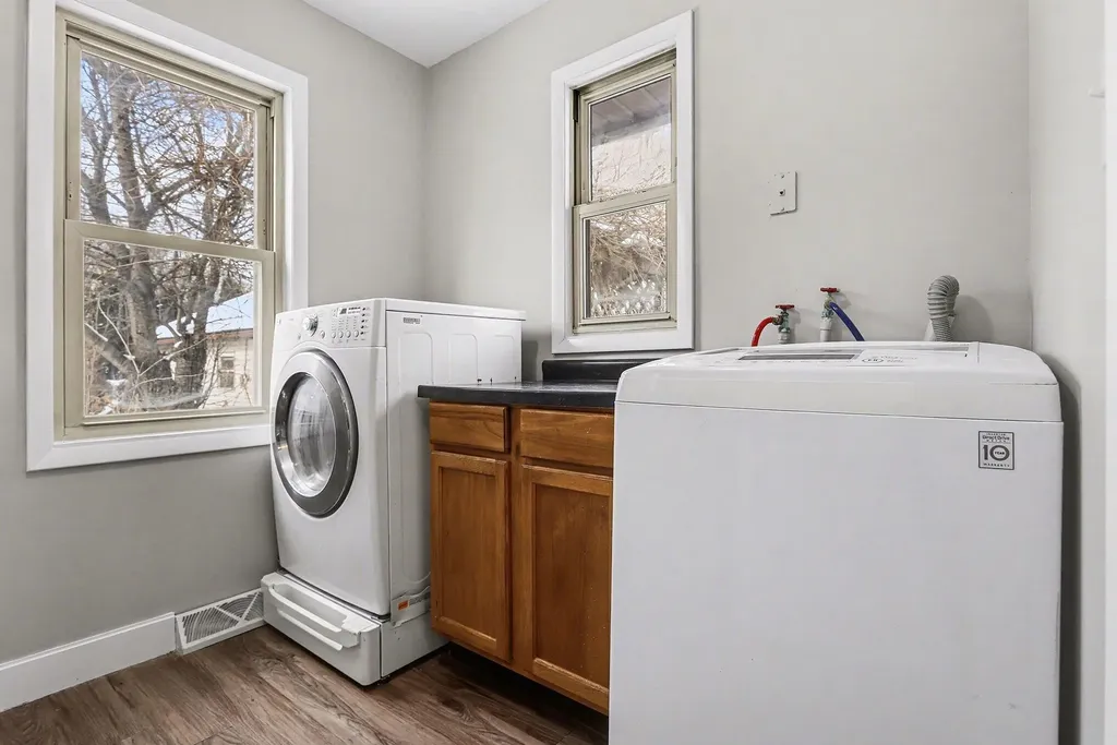 17 Evanston Emmett Charter Township MI 49014