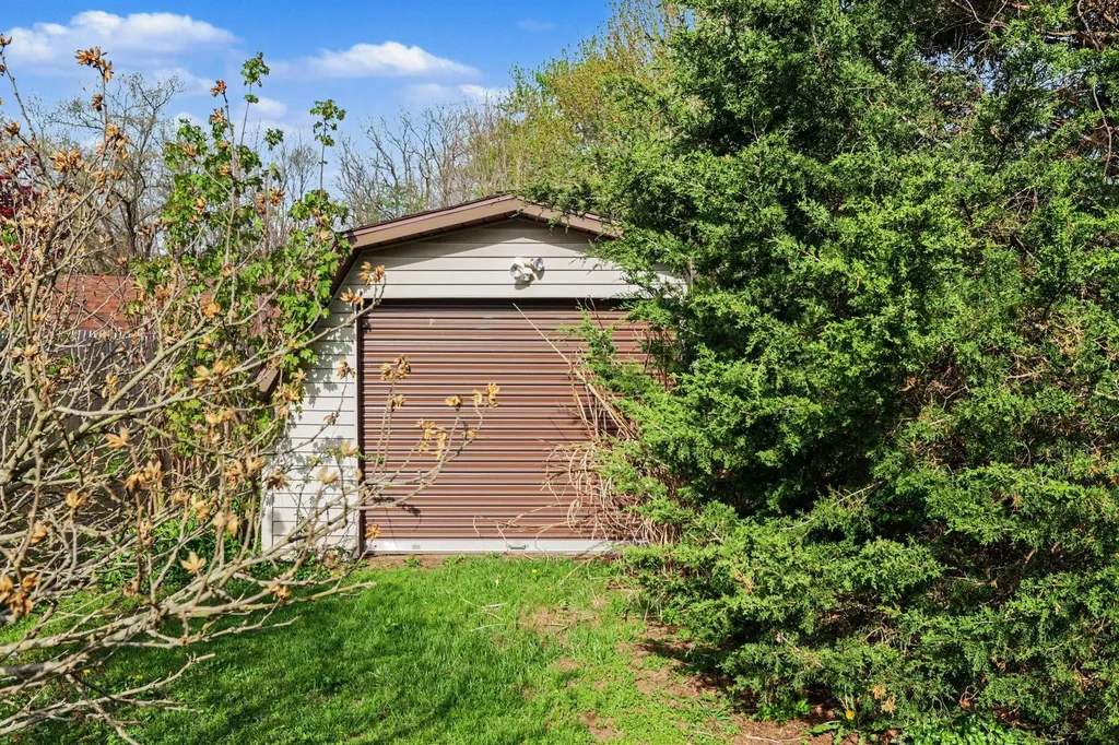 17 Evanston Emmett Charter Township MI 49014