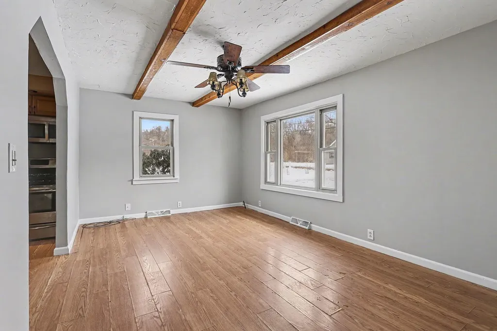 17 Evanston Emmett Charter Township MI 49014