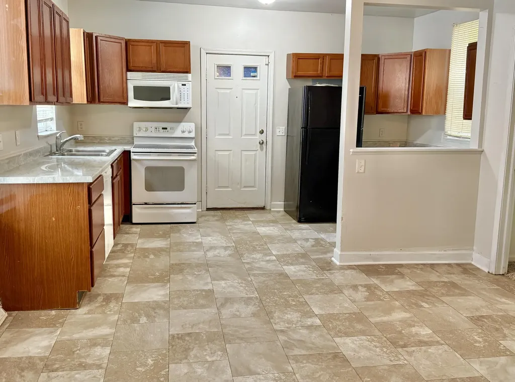 821 Trimble Avenue Kalamazoo City MI 49048