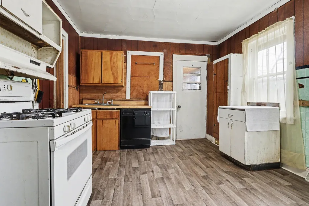 1337 N Edwards Street Kalamazoo City MI 49007