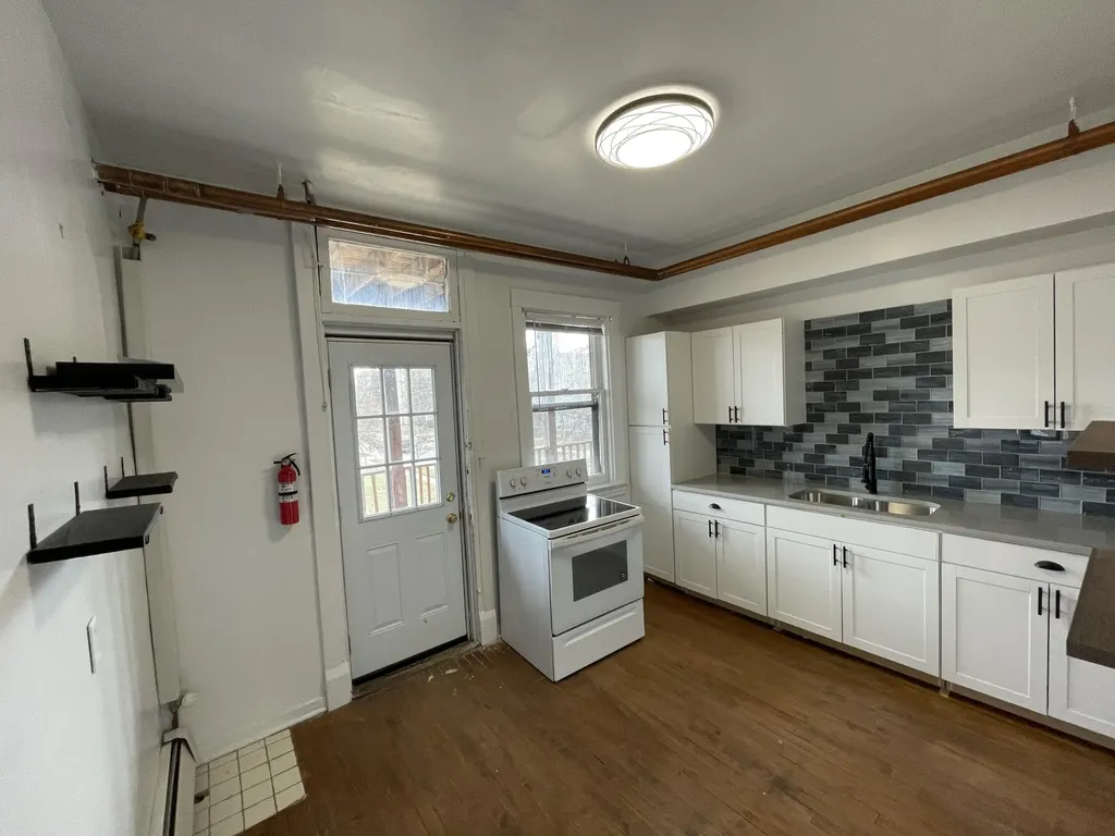 447 W Walnut Street Kalamazoo City MI 49007