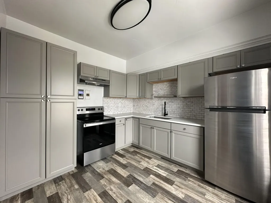447 W Walnut Street Kalamazoo City MI 49007