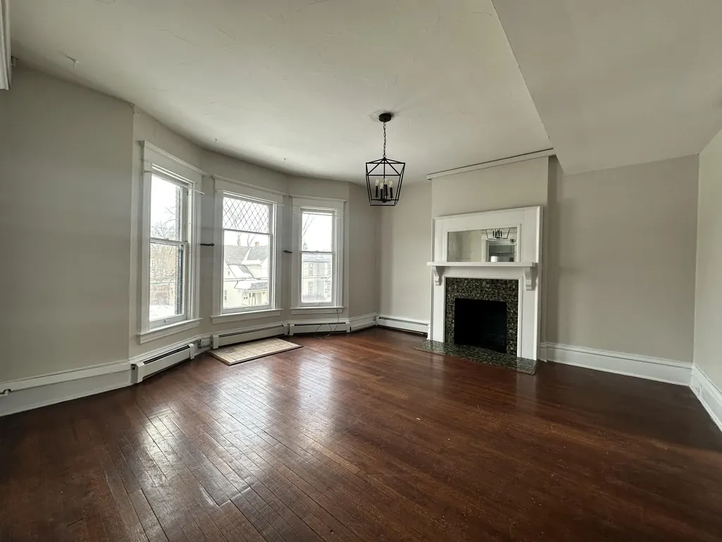 447 W Walnut Street Kalamazoo City MI 49007