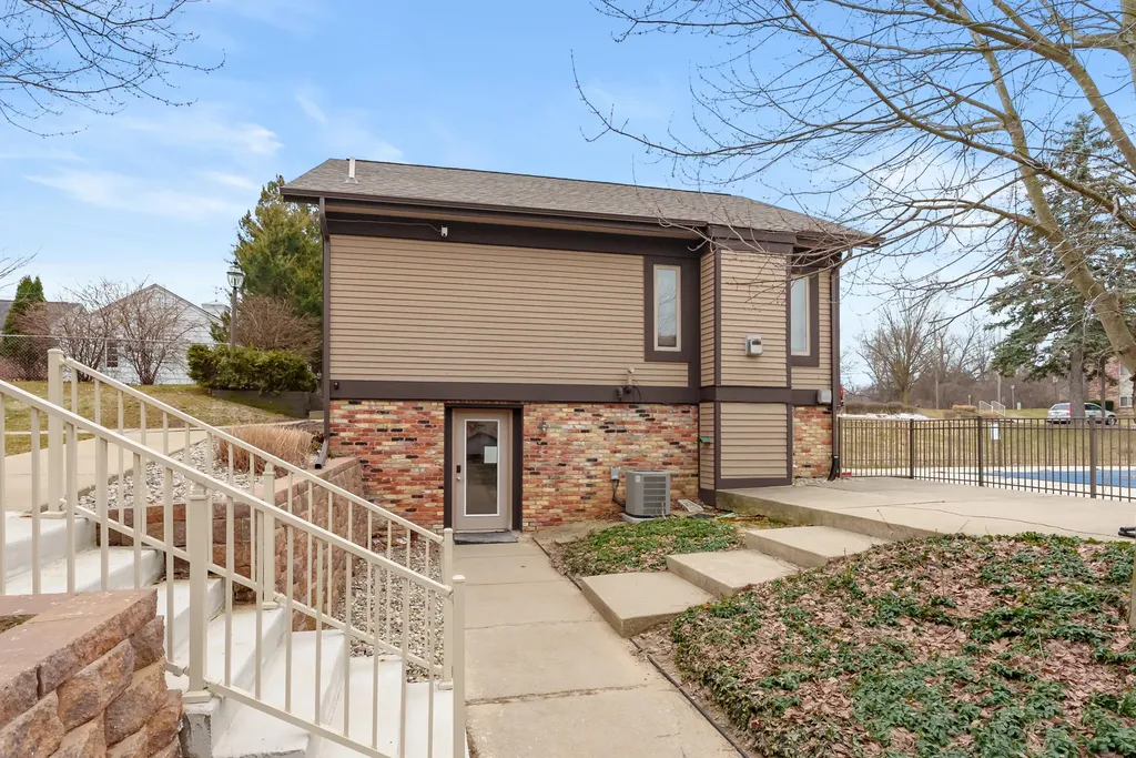 734 W Kilgore Road Kalamazoo City MI 49008