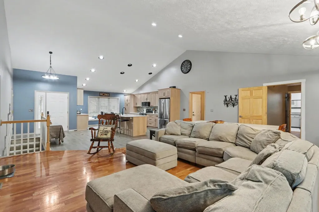 8127 Robinbrook Street Richland Village MI 49083