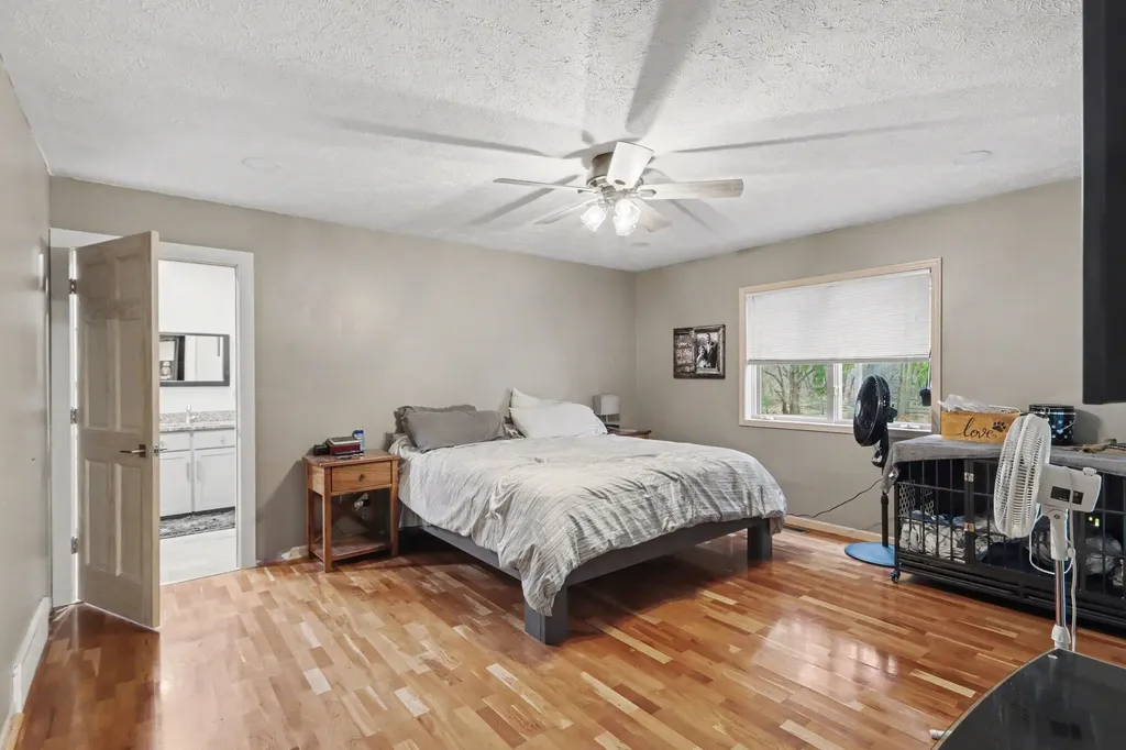 8127 Robinbrook Street Richland Village MI 49083
