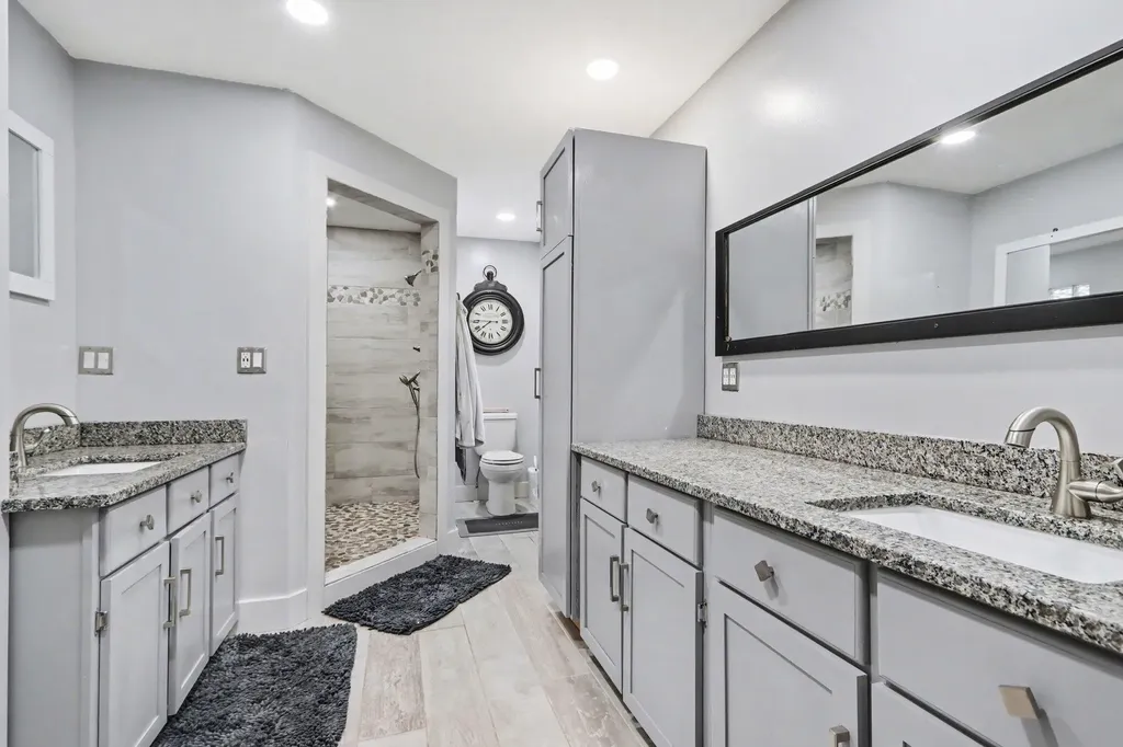 8127 Robinbrook Street Richland Village MI 49083